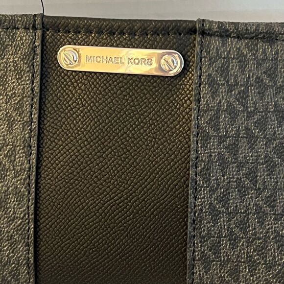 NWT Michael Kors Black With Grey Jet Set Monogrammed Fanny Pack Belt Sz L/XL - Picture 7 of 8